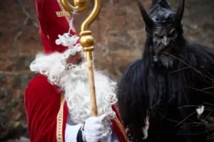 St Nicholas and Krampus in impressive contrast - heavenly and scary at the same time. A living custom from Salzburger Land that makes children's hearts beat faster and makes the Advent season at Hofgut Wagrain particularly atmospheric.