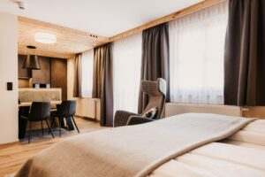 hofgut-apartment-lifestyle-resort-zirbe-studio-wohnschlafraum-31