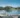 Idyllischer Bergsee mit Spielstation – Familienzeit inmitten der Alpen mit Wasserspaß und Panoramablick auf die Salzburger Bergwelt.