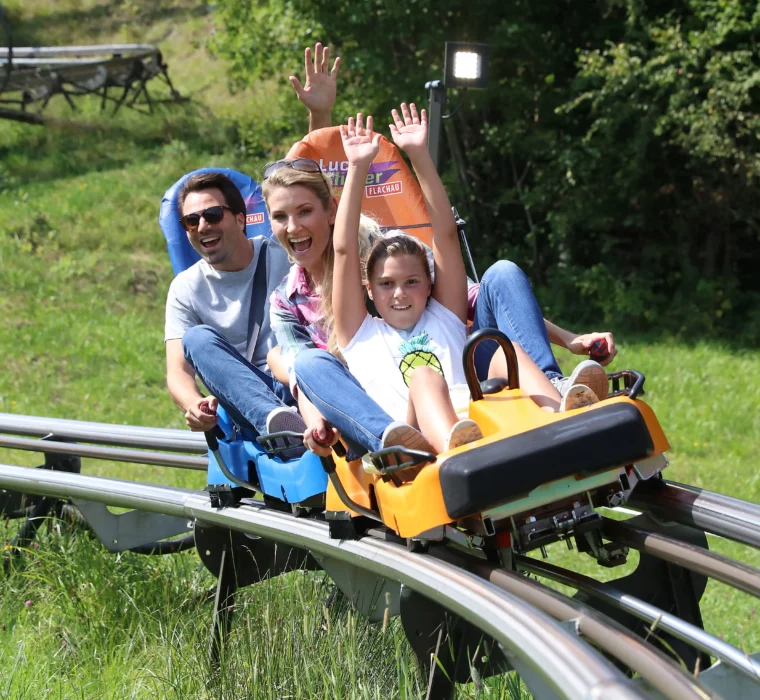Laughter, speed, family time - a fun summer ride on the Lucky Flitzer alpine rollercoaster in Flachau.