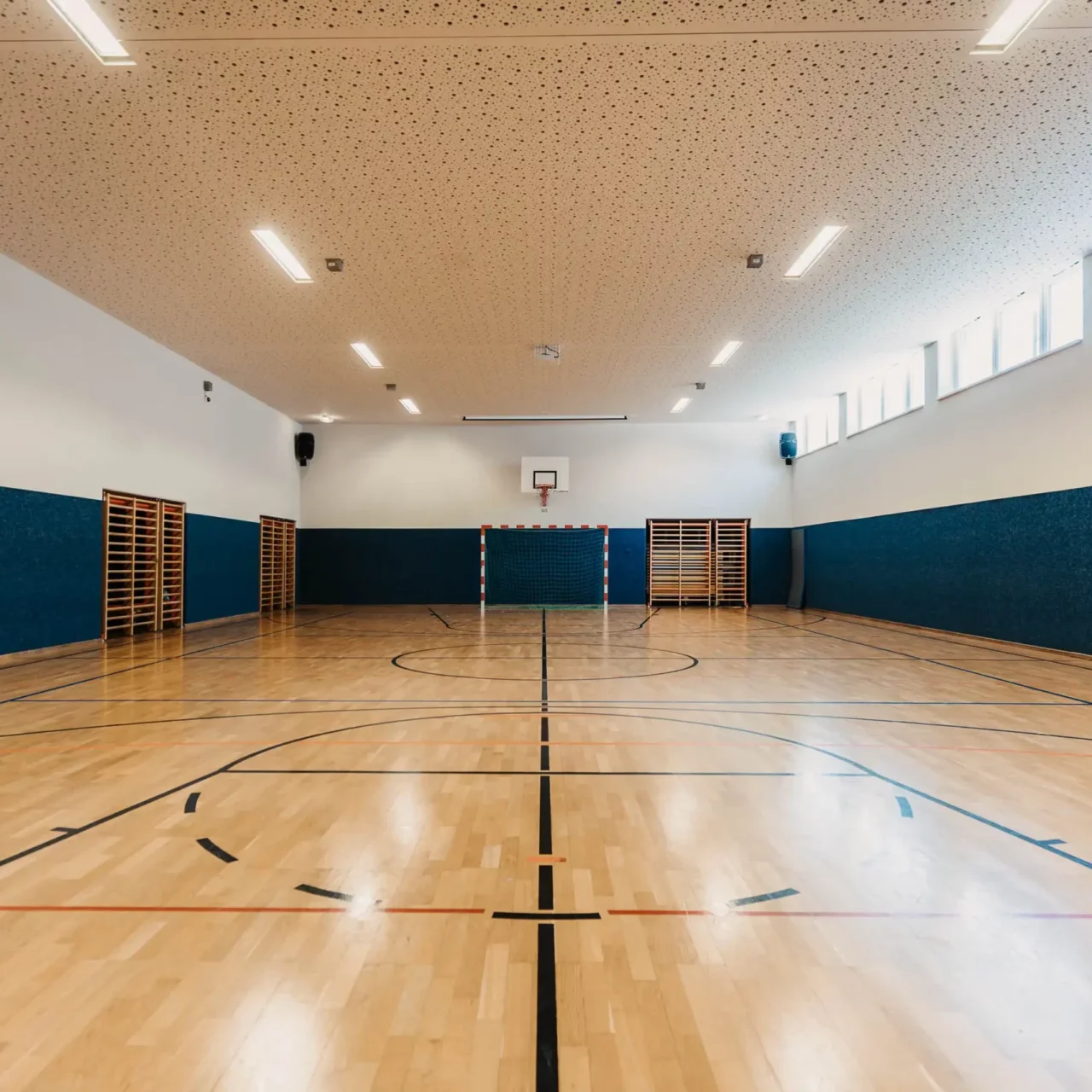 Sporthalle im Hofgut Wagrain für Indoor-Aktivitäten und Teamspiele.