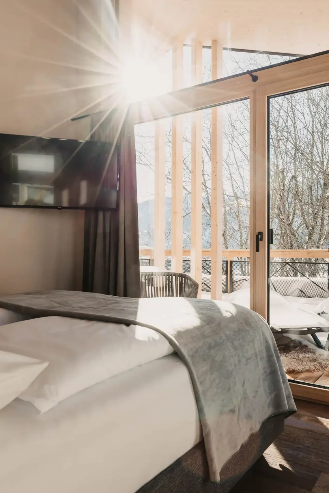 Aufwachen mit Sonnenstrahlen und Bergblick – Ihr Schlafzimmer im Hofgut Wagrain.